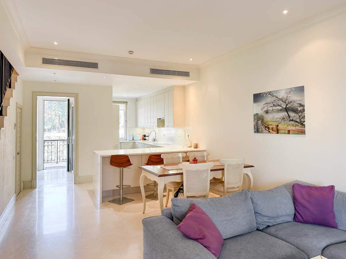 Luxury two bedroom apartment 115m2 in Porto Montenegro 4