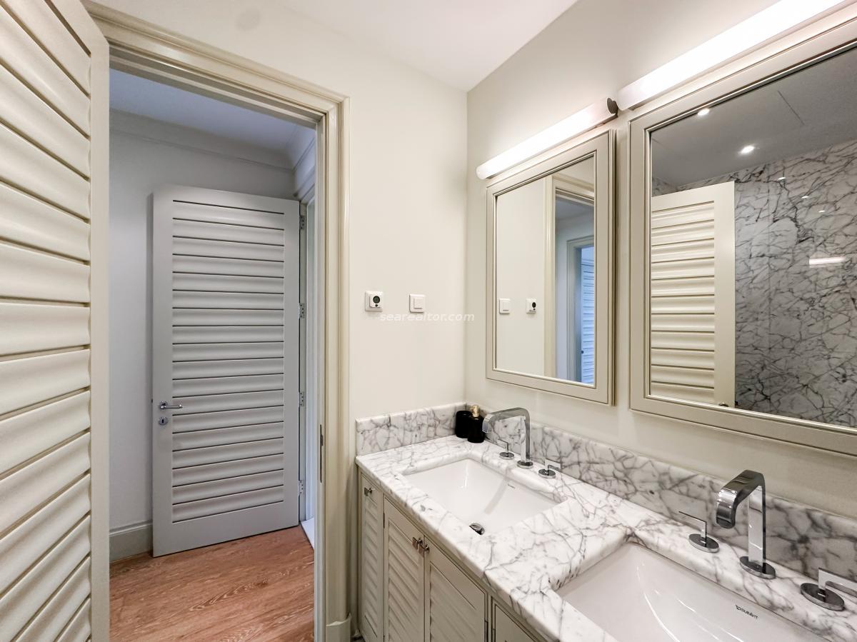 Luxury two bedroom apartment 115m2 in Porto Montenegro 36