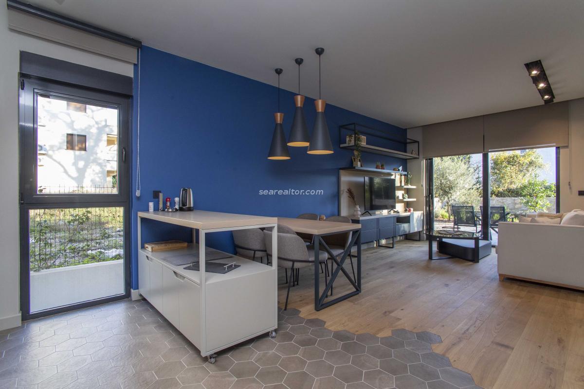 One bedroom apartment with a spacious terrace in Donja Lastva, Tivat 6