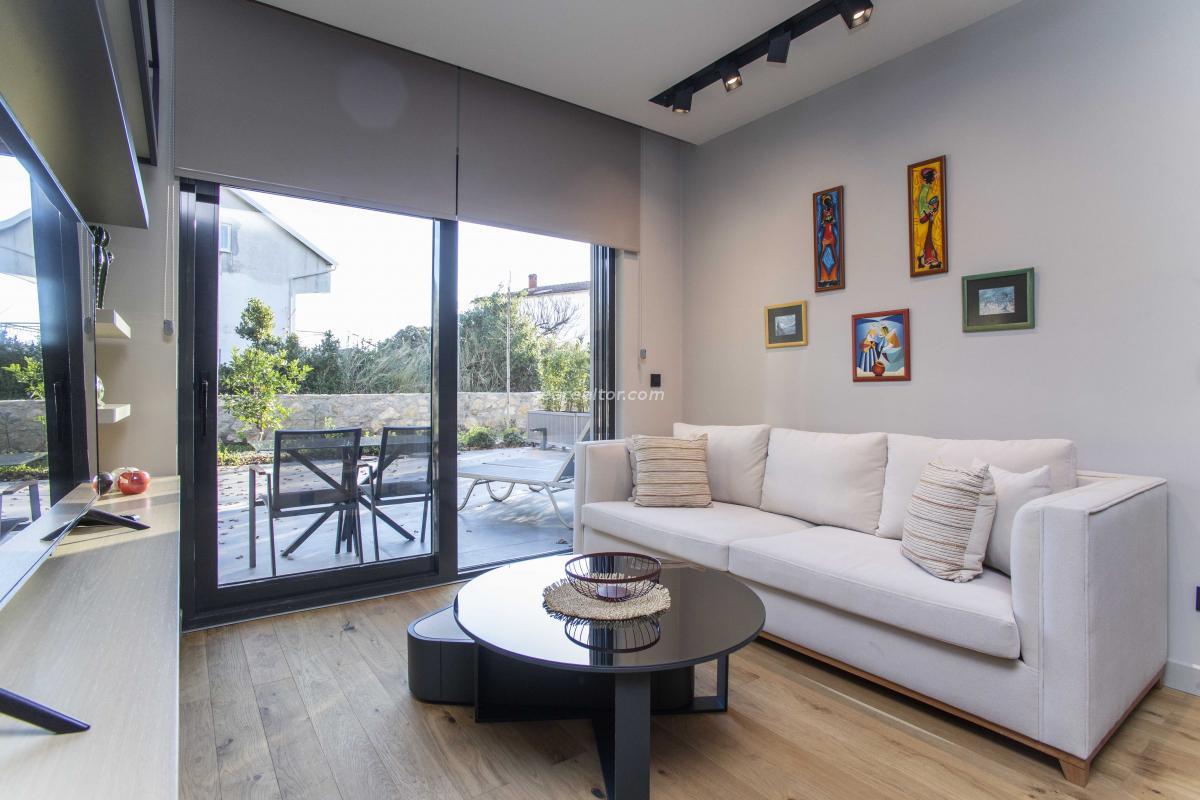 One bedroom apartment with a spacious terrace in Donja Lastva, Tivat 9