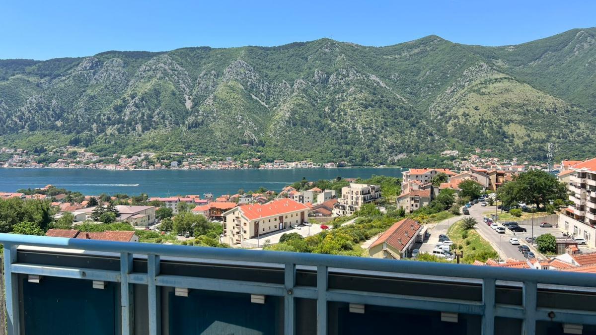 Dvosoban stan u Kotoru, 119m²