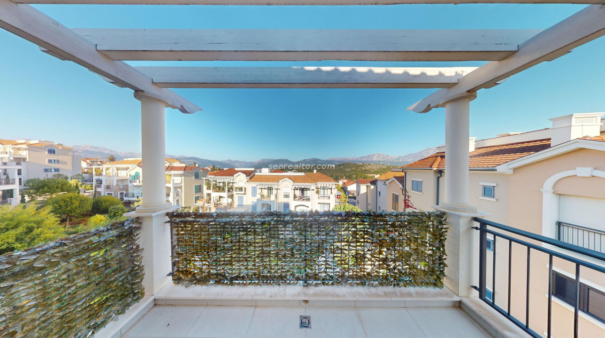 Роскошная двухкомнатная квартира площадью 77 м2 - залив Луштица. 2