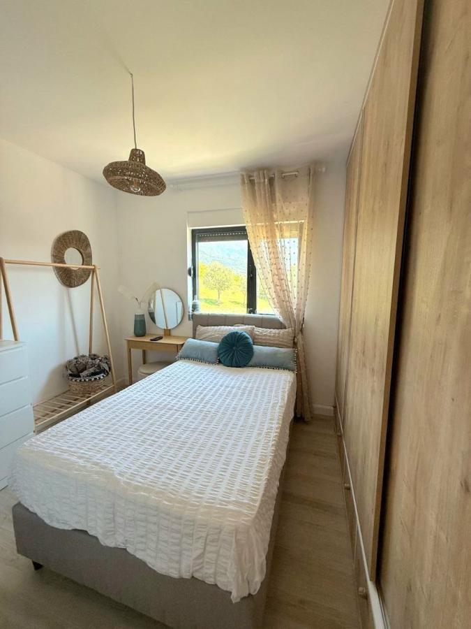 Двухкомнатная квартира площадью 50 м² с террасой на крыше площадью 47 м² и видом на море – Тиват, Кава 6