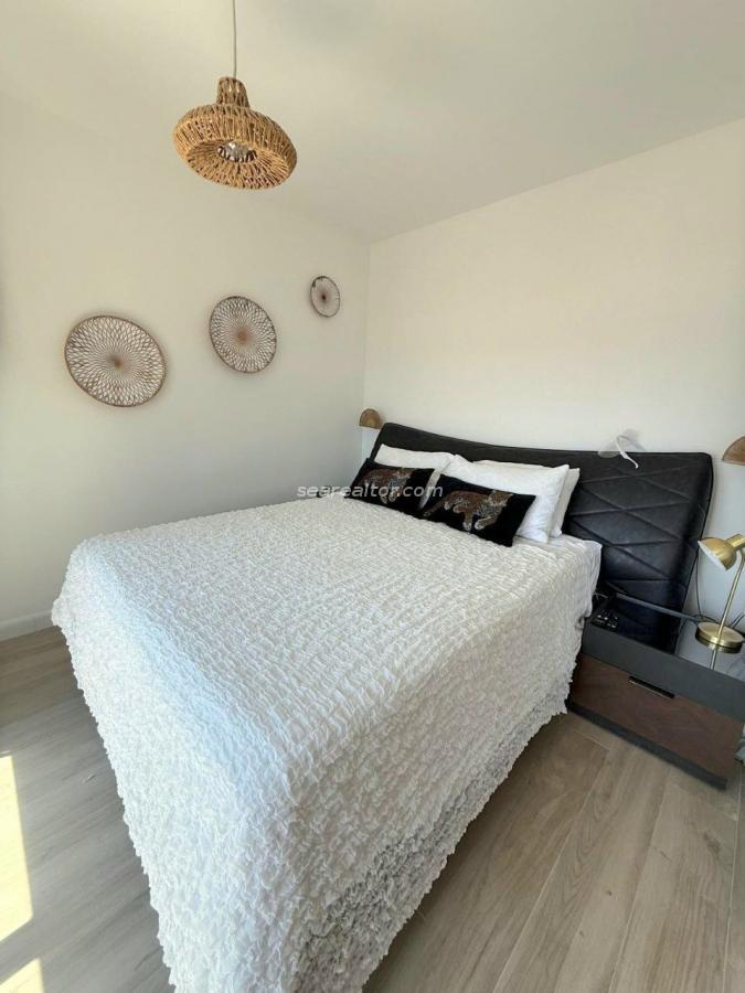 Двухкомнатная квартира площадью 50 м² с террасой на крыше площадью 47 м² и видом на море – Тиват, Кава 7