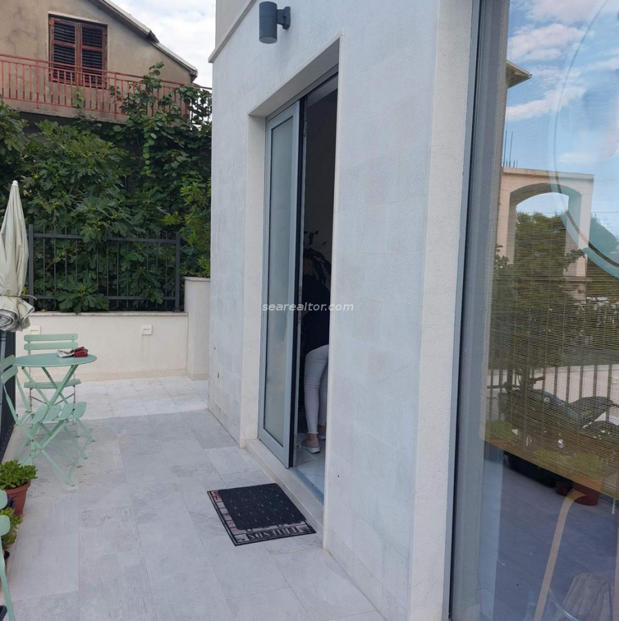 Office space 20m2 for rent - Tivat 2