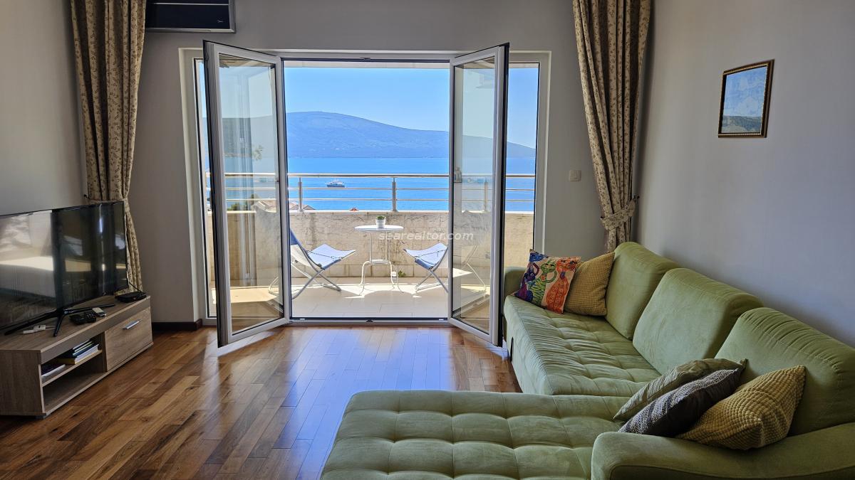 Dvosoban stan u Tivtu, 90m² — 2