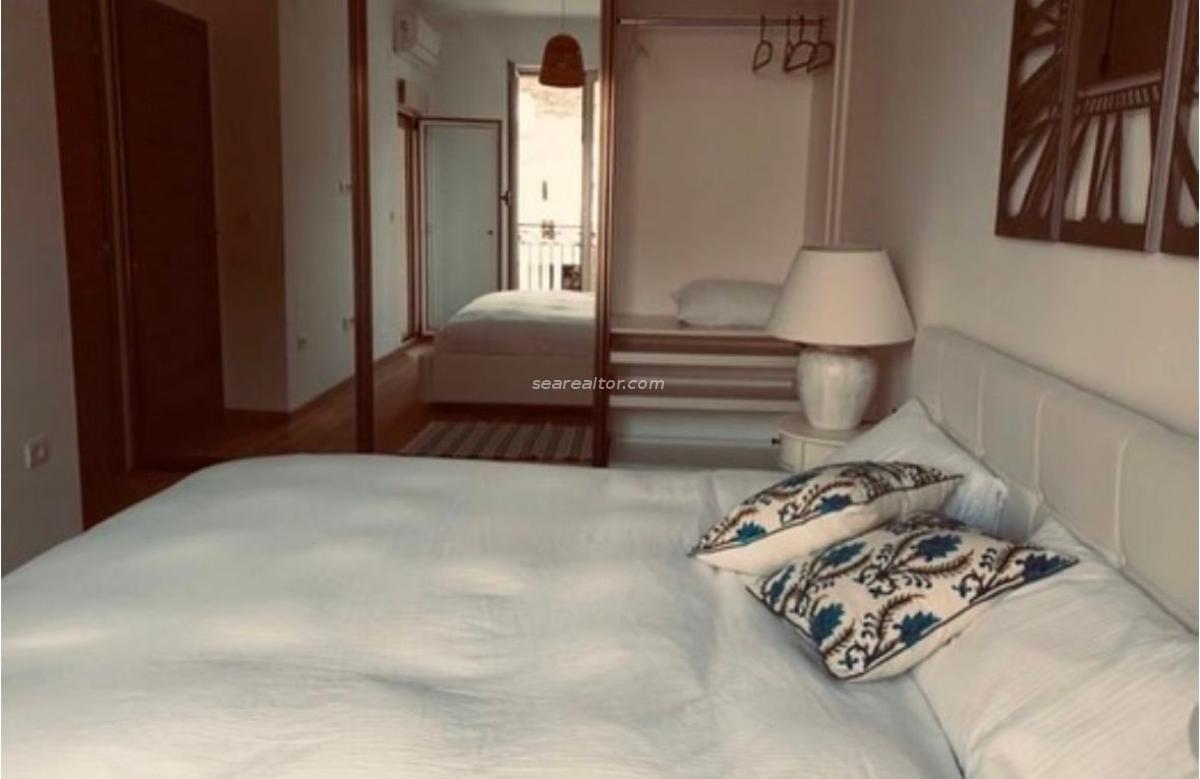 Möblierte Einzimmerwohnung (60 m²) im Zentrum von Tivat zu vermieten. 4
