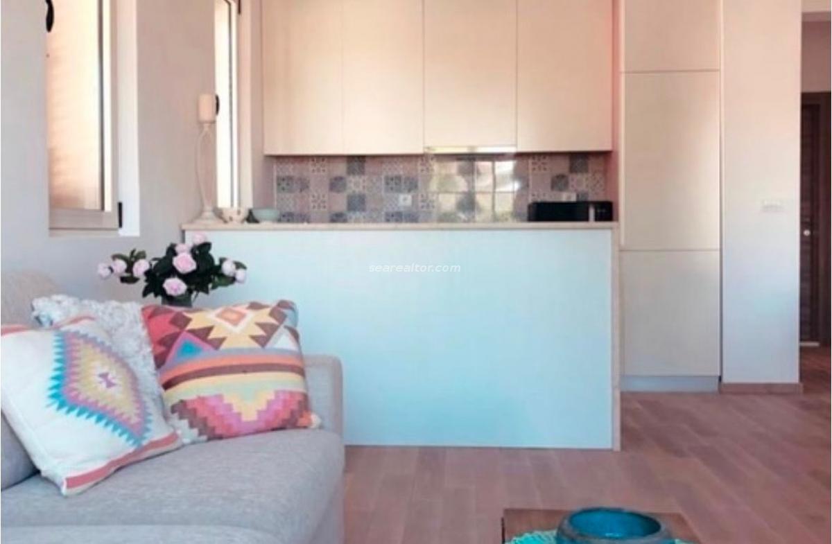 Möblierte Einzimmerwohnung (60 m²) im Zentrum von Tivat zu vermieten. 6