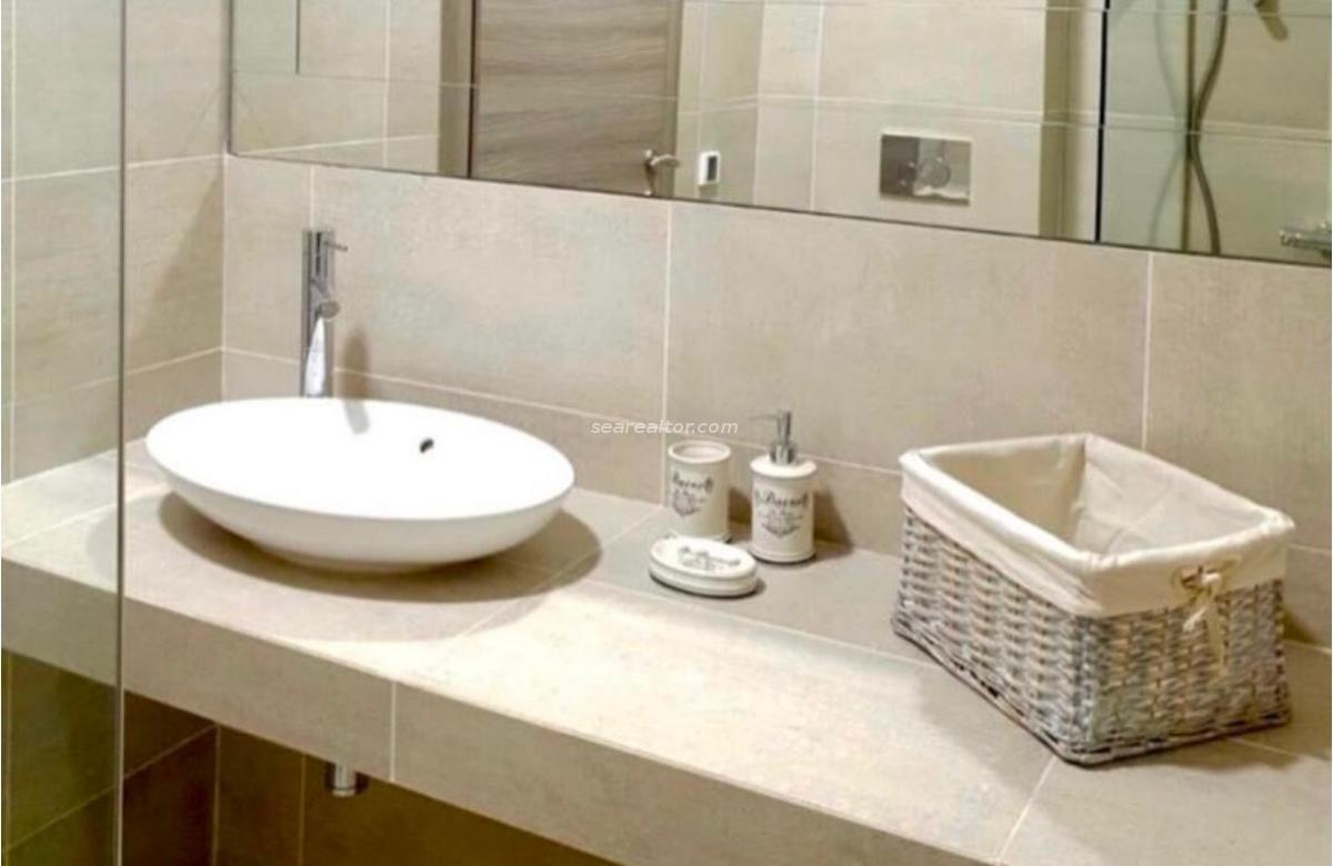 Möblierte Einzimmerwohnung (60 m²) im Zentrum von Tivat zu vermieten. 10