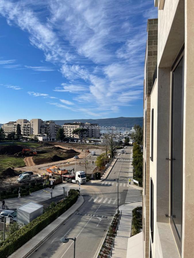 Luxuriöse Zwei-Zimmer-Wohnung im Komplex Boka Place, Tivat 17