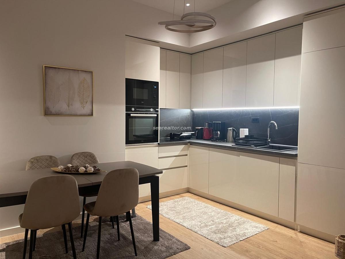 Luxuriöse Zwei-Zimmer-Wohnung im Komplex Boka Place, Tivat 4