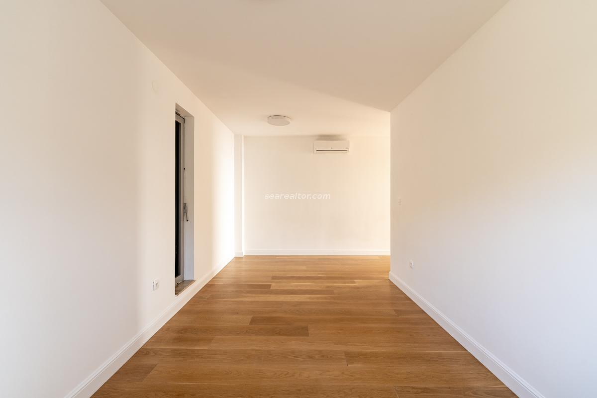 Trosoban stan u Budvi, 160m² 15