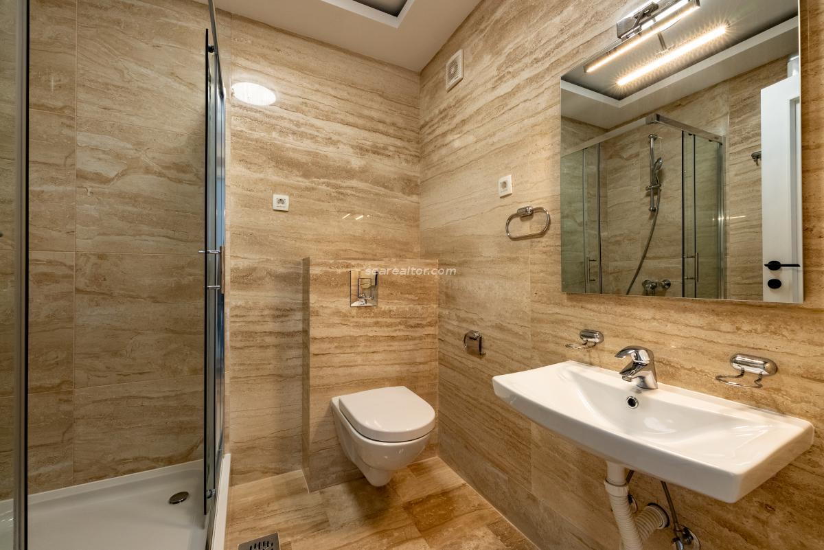 Trosoban stan u Budvi, 160m² 17