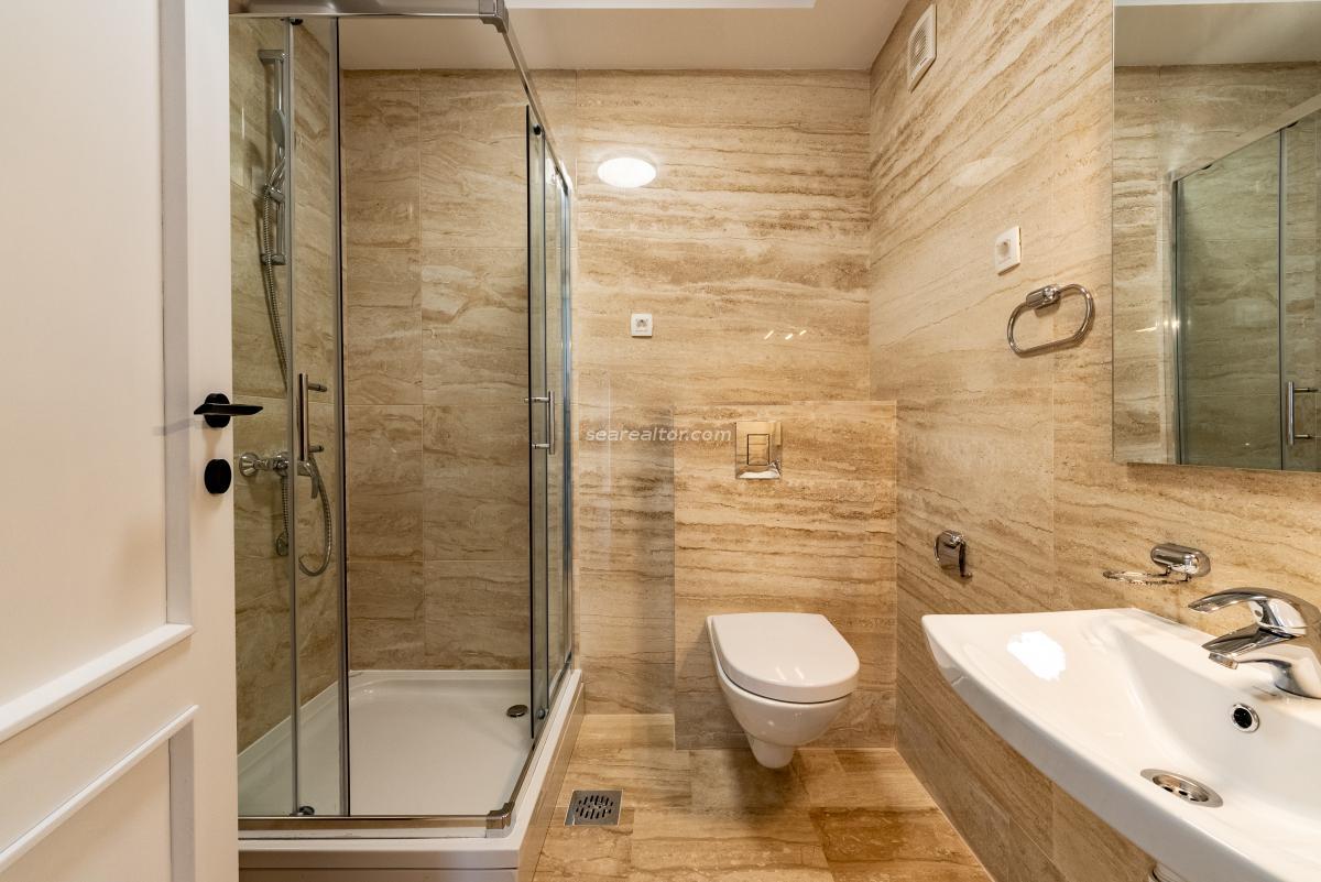Trosoban stan u Budvi, 160m² 18