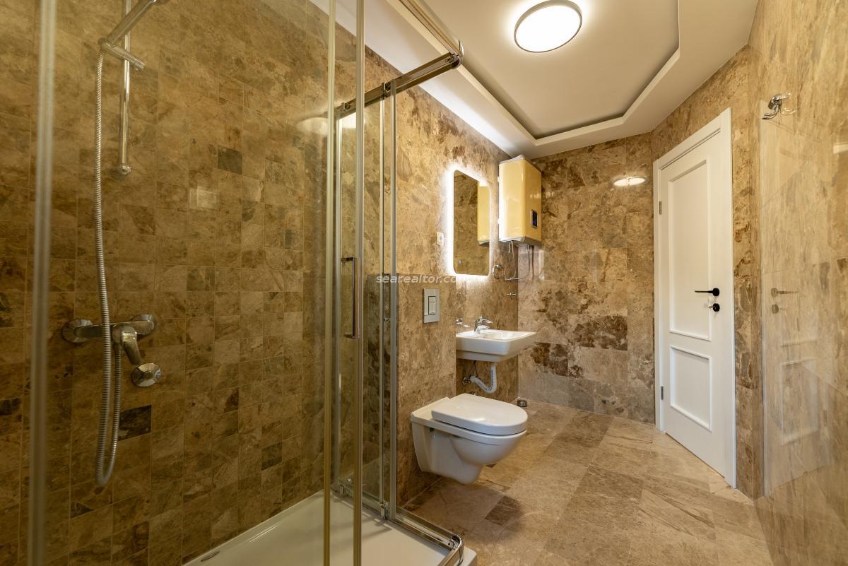 Trosoban stan u Budvi, 160m² 19