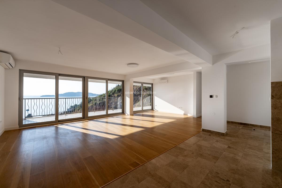 Trosoban stan u Budvi, 160m² 4