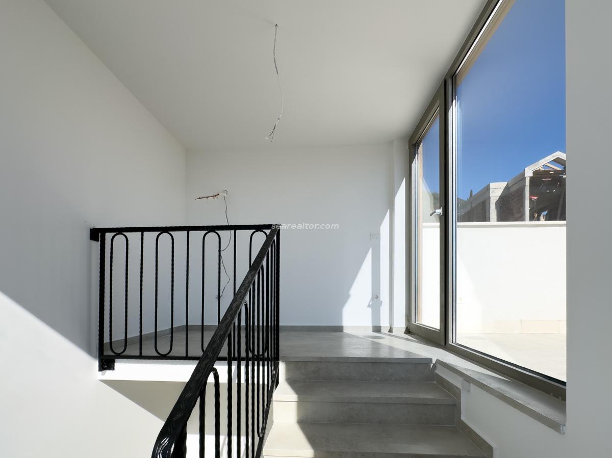 Kuća u Tivtu, 312m² — 19