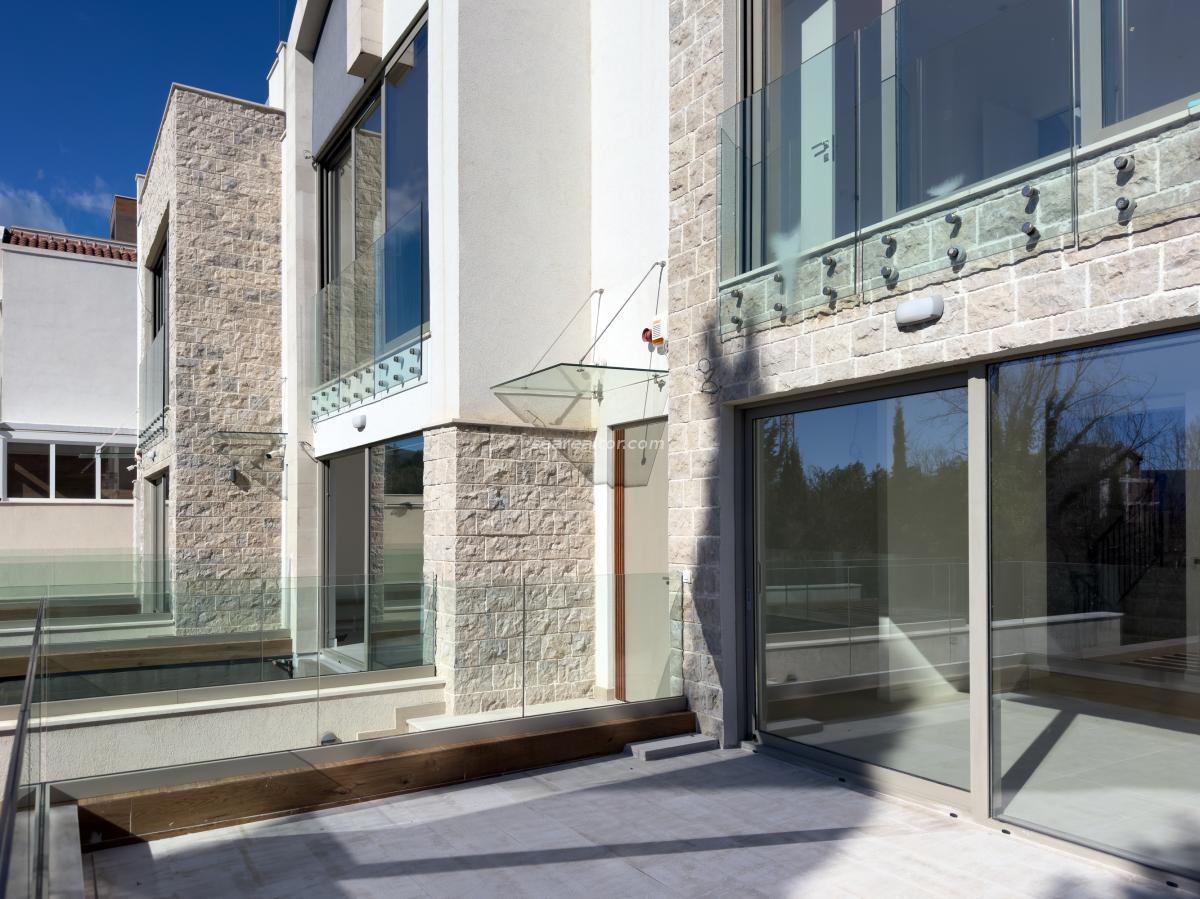 Kuća u Tivtu, 312m² — 3