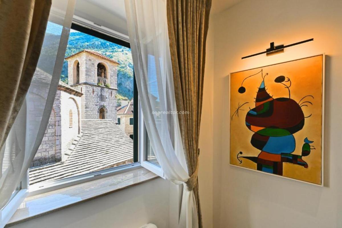 Geräumige Drei-Zimmer-Wohnung – Altstadt Kotor 15