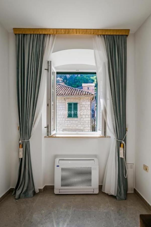 Geräumige Drei-Zimmer-Wohnung – Altstadt Kotor 16