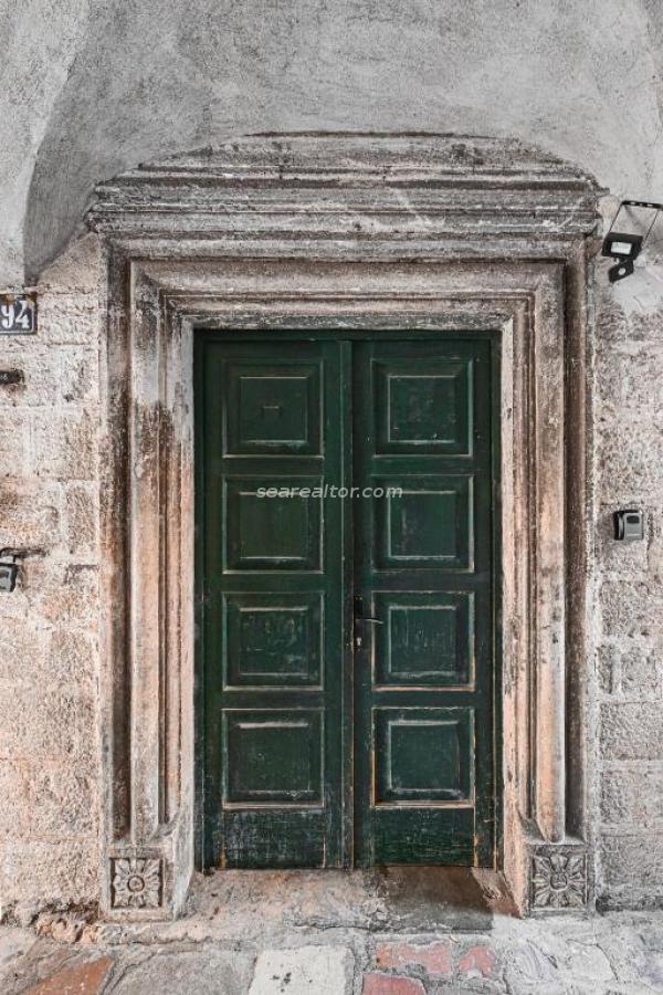 Geräumige Drei-Zimmer-Wohnung – Altstadt Kotor 19