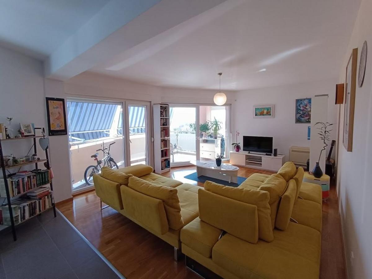 Two-Bedroom Apartment 81m² with Parking – Tivat, Mazina