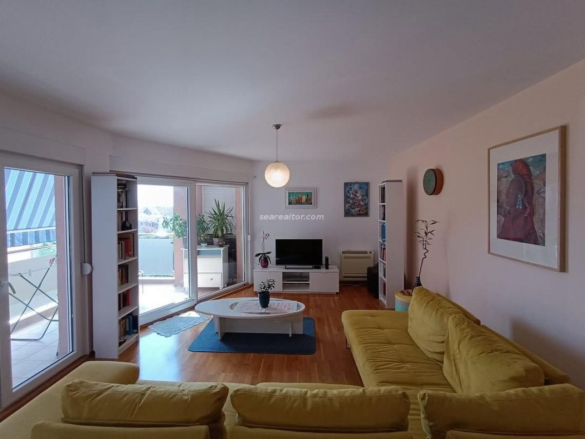 Двухкомнатная квартира 81 м² с парковкой – Тиват, Мазина 2