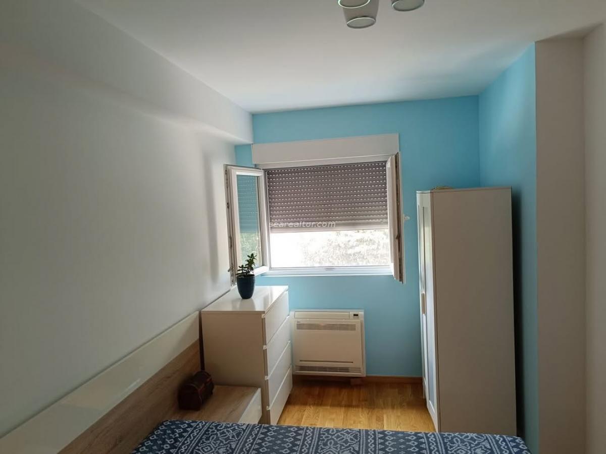 Двухкомнатная квартира 81 м² с парковкой – Тиват, Мазина 12