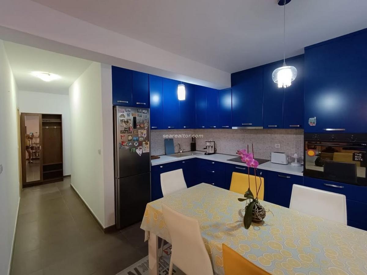 Двухкомнатная квартира 81 м² с парковкой – Тиват, Мазина 3