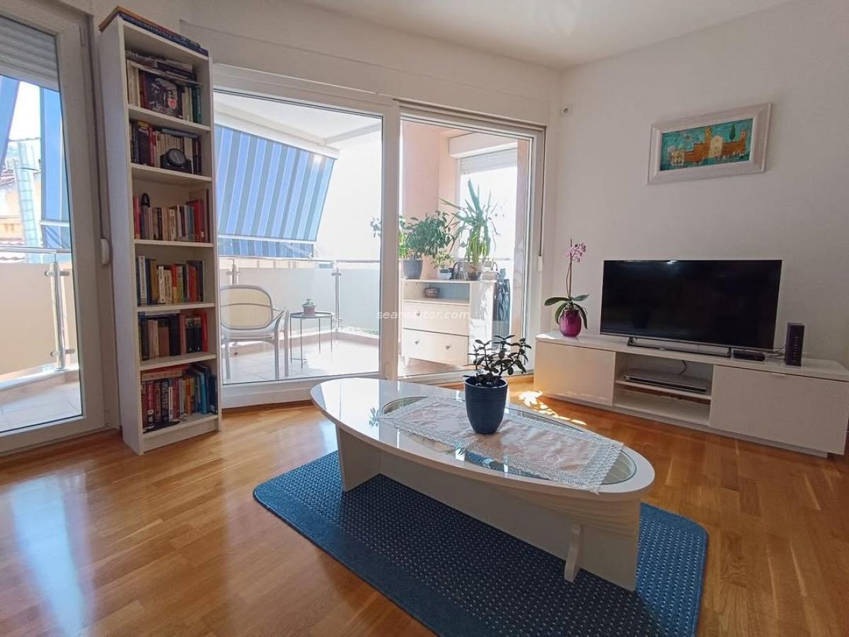Двухкомнатная квартира 81 м² с парковкой – Тиват, Мазина 4
