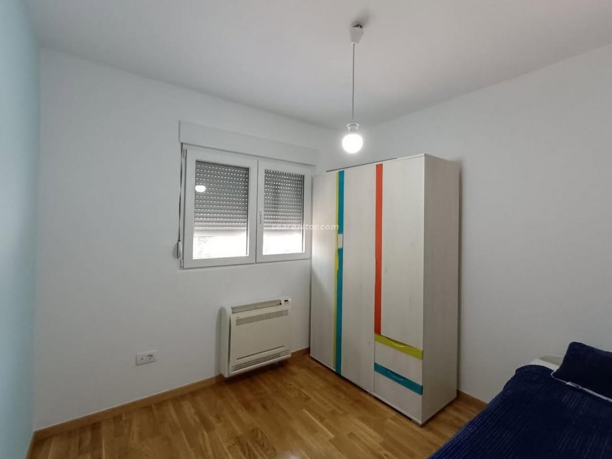 Двухкомнатная квартира 81 м² с парковкой – Тиват, Мазина 10