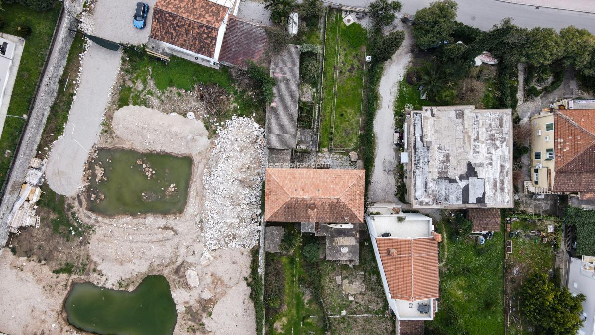 Nekretnina u Tivtu, 680m² — 2