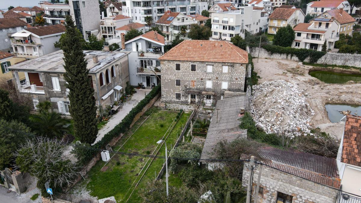 Nekretnina u Tivtu, 680m² — 5