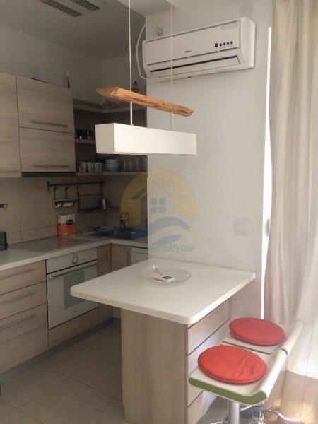 Dvosoban stan u Herceg Novom, 71m² 3