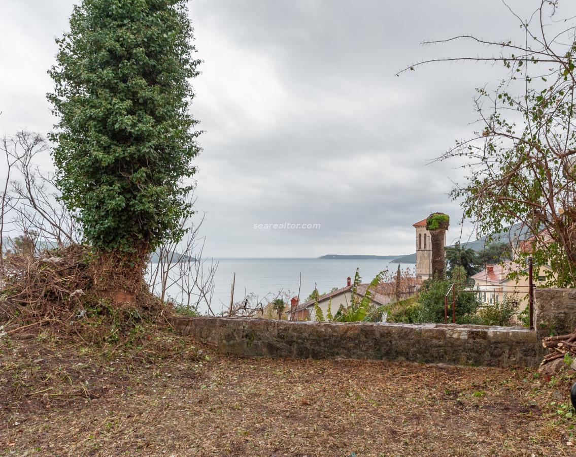 Commercial Space in Herceg Novi Old Town – Investment Opportunity 3