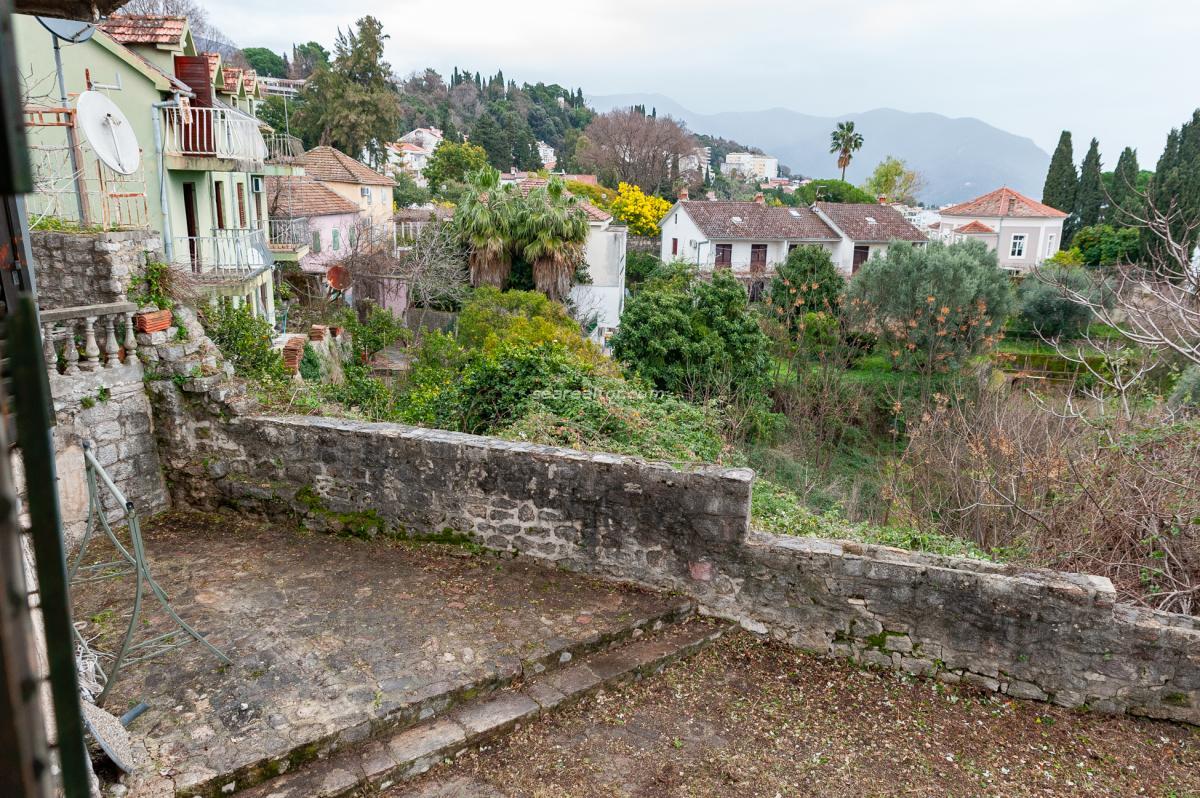 Commercial Space in Herceg Novi Old Town – Investment Opportunity 5