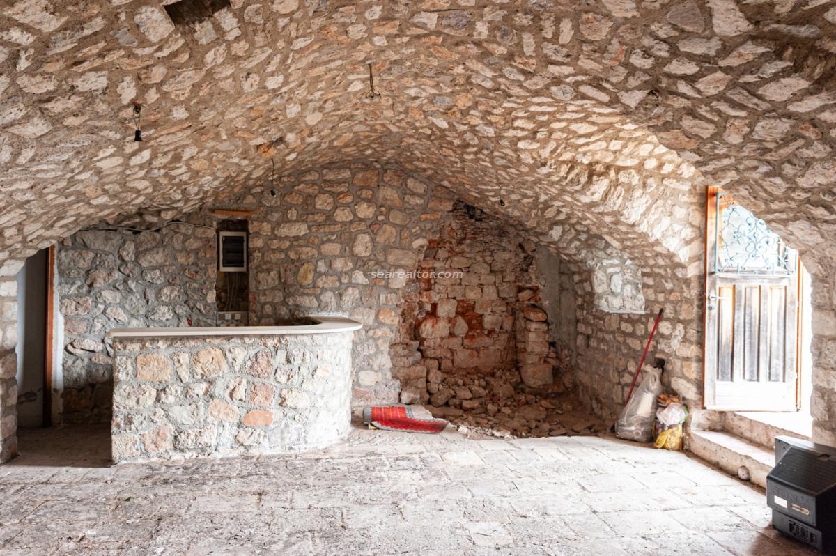 Commercial Space in Herceg Novi Old Town – Investment Opportunity 7