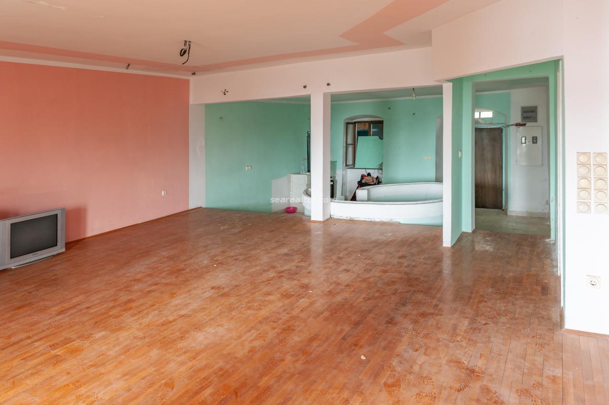 Commercial Space in Herceg Novi Old Town – Investment Opportunity 8