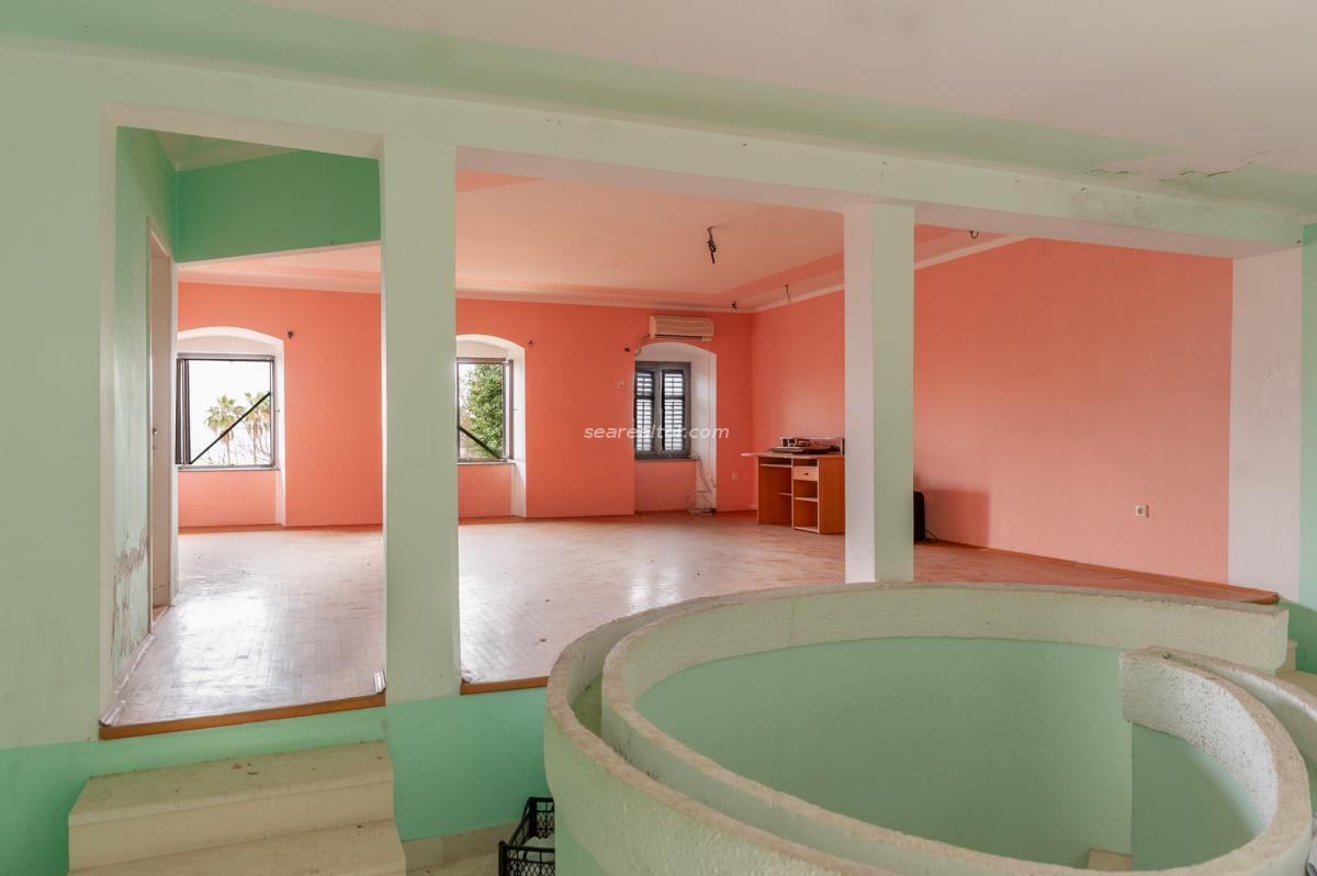 Commercial Space in Herceg Novi Old Town – Investment Opportunity 9