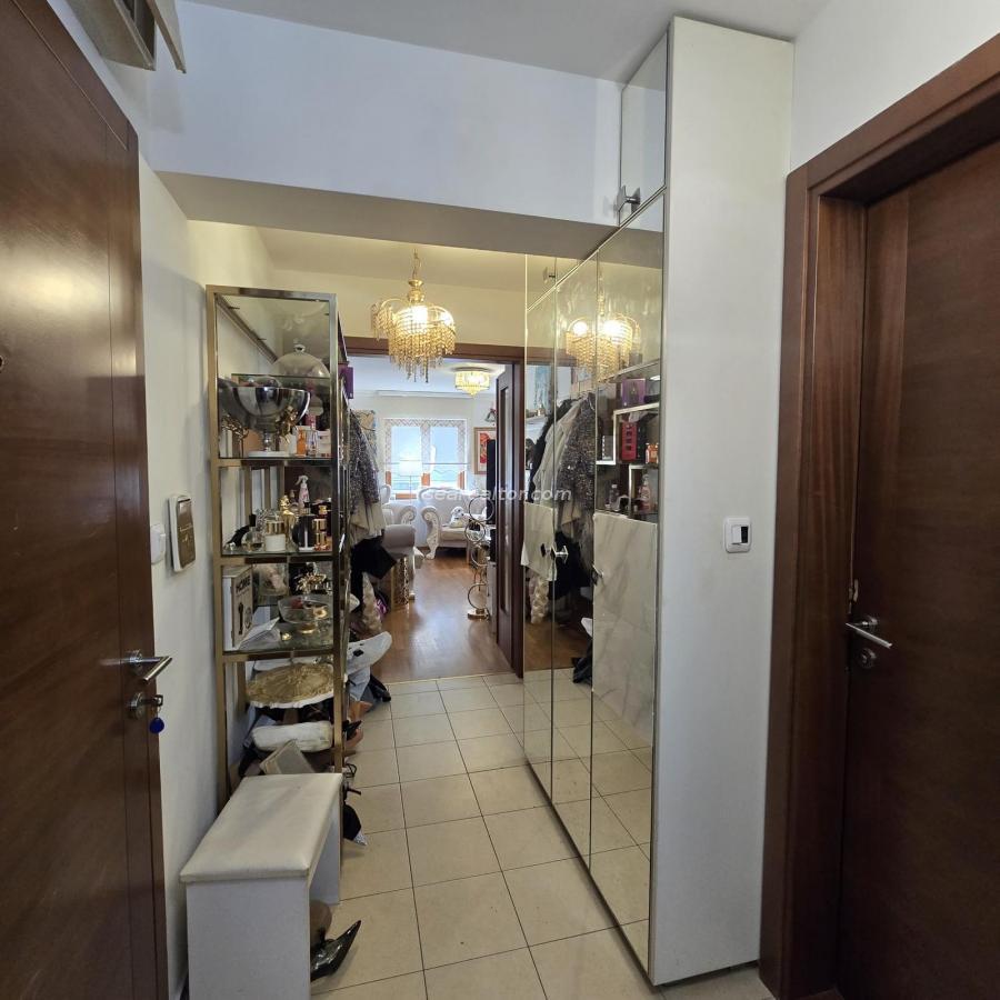 Роскошная трёхкомнатная квартира 120 м² – улица Баку, Подгорица 11