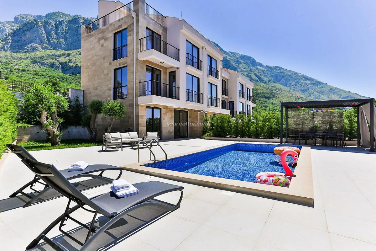 Havuzlu, 4 Yatak Odalı ve Panoramik Manzaralı Modern Kır Villası – Budva Rivierası 2