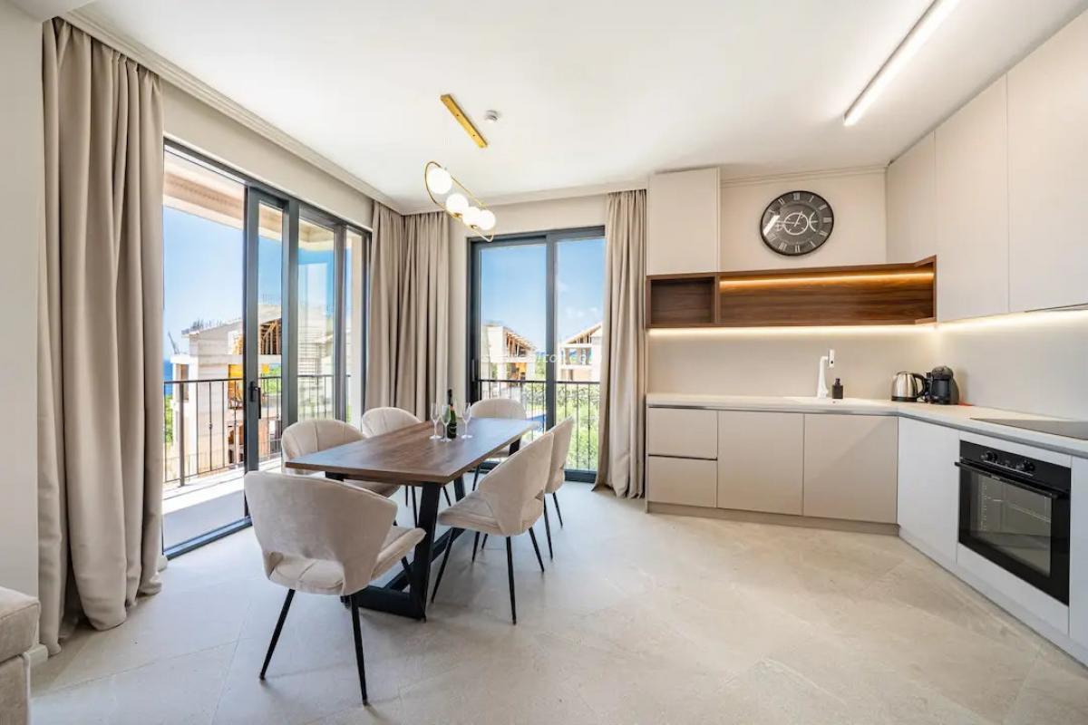 Havuzlu, 4 Yatak Odalı ve Panoramik Manzaralı Modern Kır Villası – Budva Rivierası 14