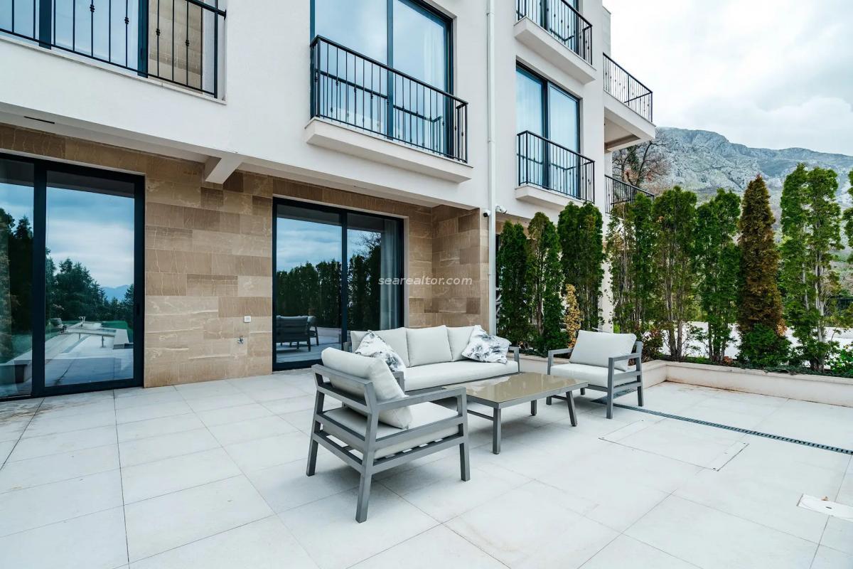 Houses for Sale · Budva