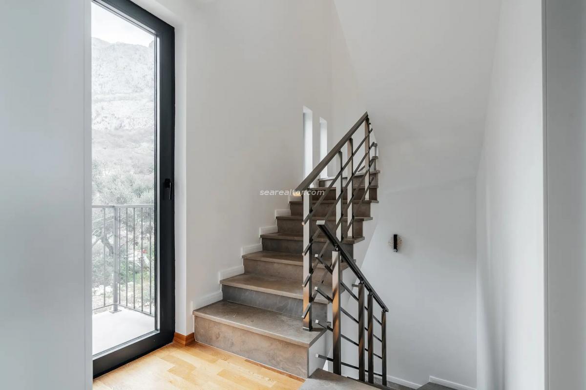 Kuća u Budvi, 220m² 11