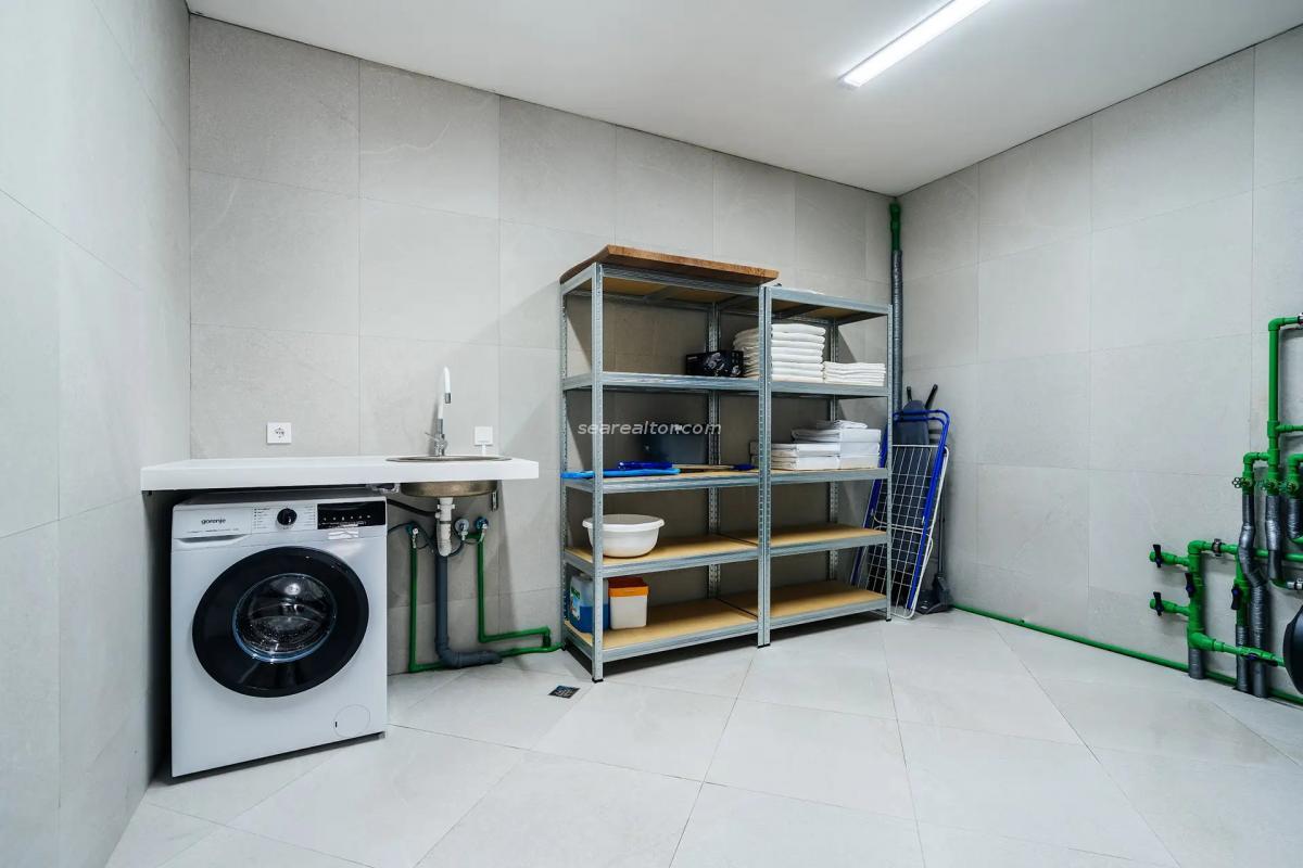 Kuća u Budvi, 220m² 21