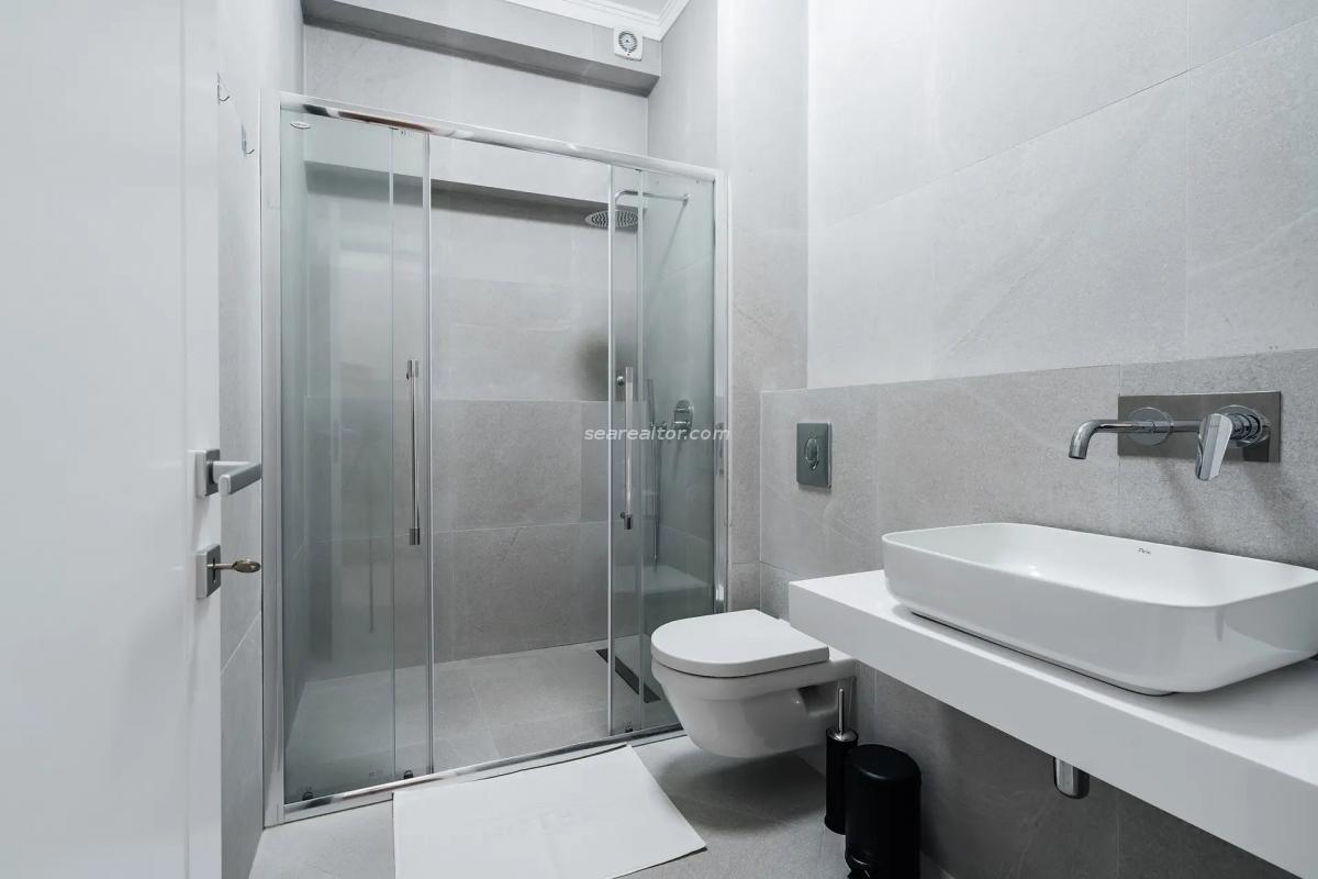 Kuća u Budvi, 220m² 23