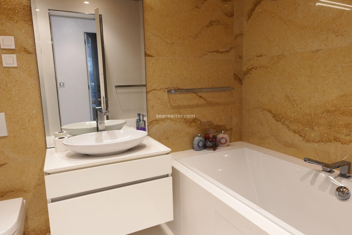 Luxury 2-Bedroom Apartment with Jacuzzi & Sea View – Dukley Gardens, Budva 17