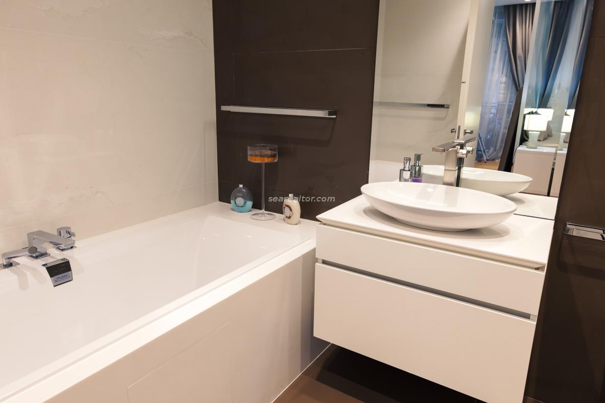 Luxury 2-Bedroom Apartment with Jacuzzi & Sea View – Dukley Gardens, Budva 18