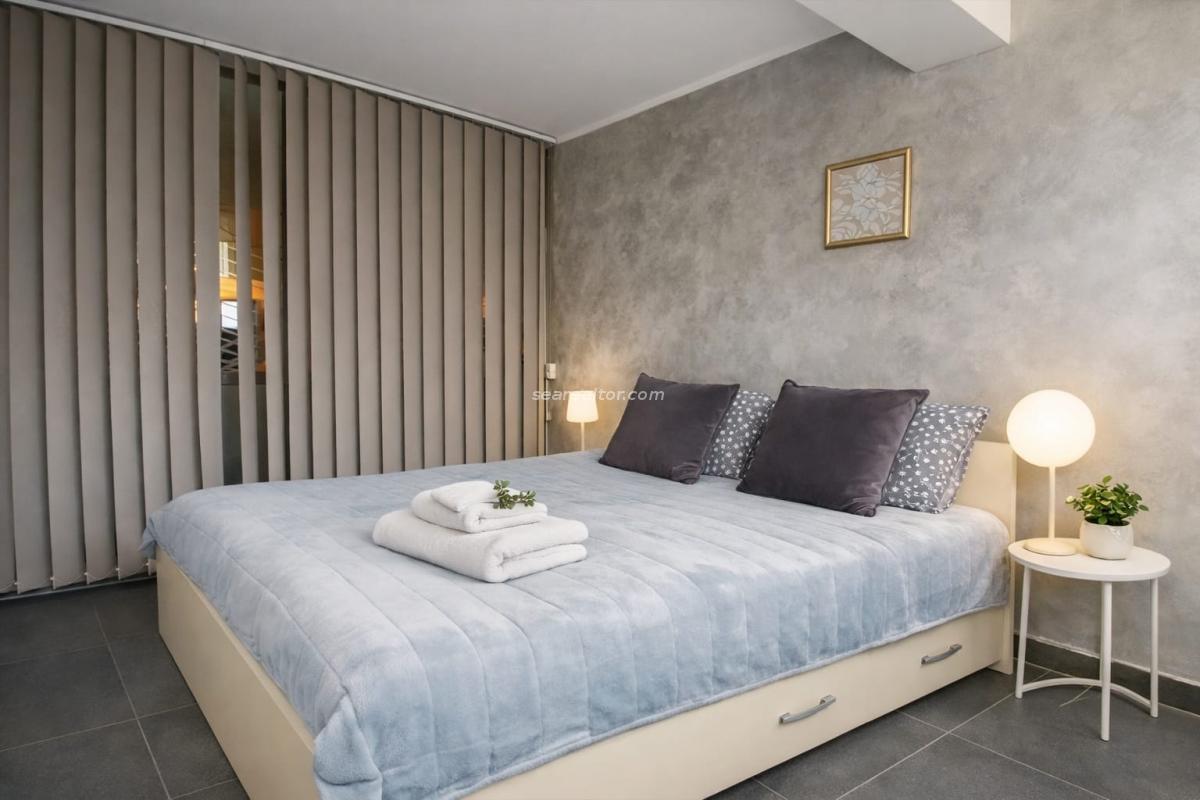Denize Sıfır İki Yatak Odalı Daire – Dobrota, Kotor 4