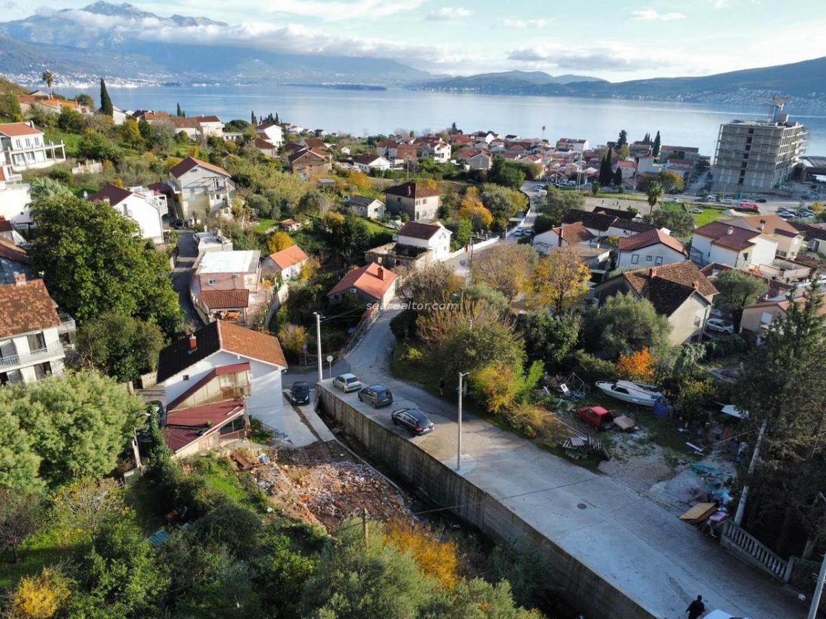 Nekretnina u Herceg Novom, 800m²